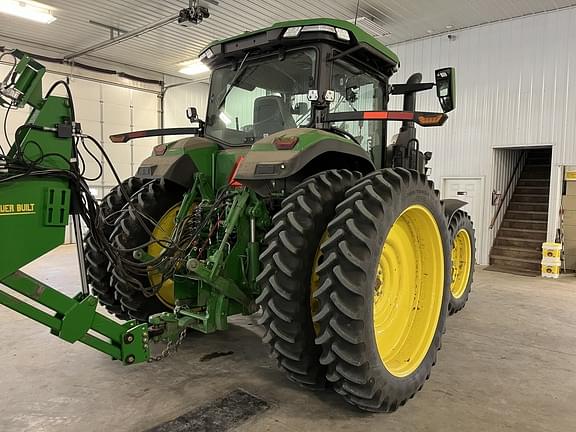 Image of John Deere 8R 230 equipment image 4