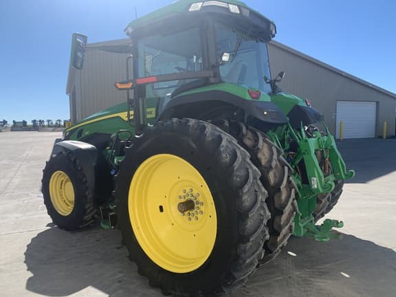 Image of John Deere 8R 230 equipment image 4