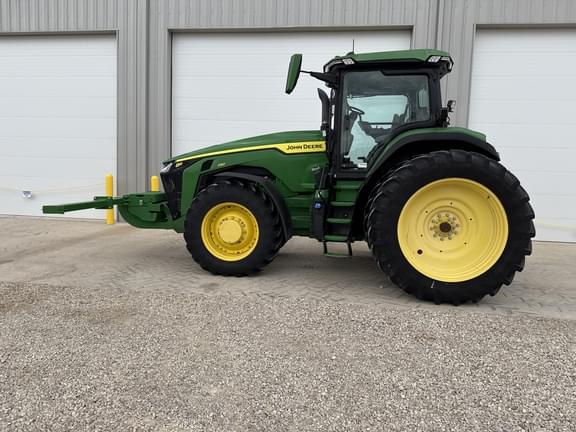 Image of John Deere 8R 230 equipment image 1