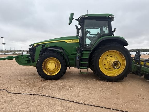 Image of John Deere 8R 230 Primary image