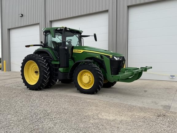 Image of John Deere 8R 230 equipment image 4