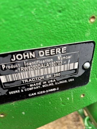 Image of John Deere 8R 250 equipment image 4