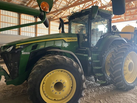 2020 John Deere 8R 250 Equipment Image0