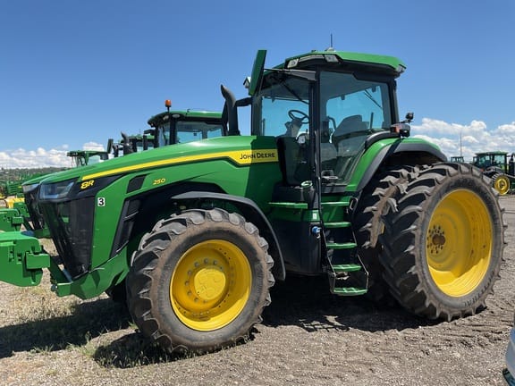 2020 John Deere 8R 250 Equipment Image0