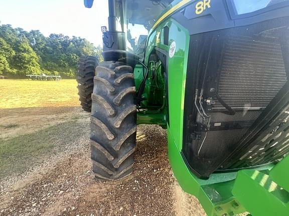 Image of John Deere 8R 250 equipment image 1