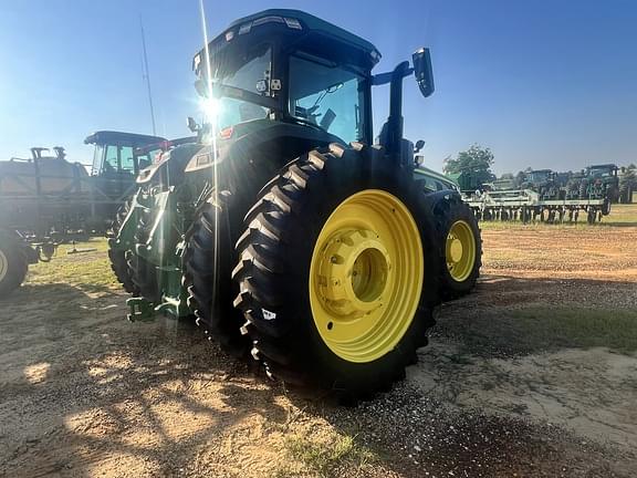 Image of John Deere 8R 250 equipment image 2