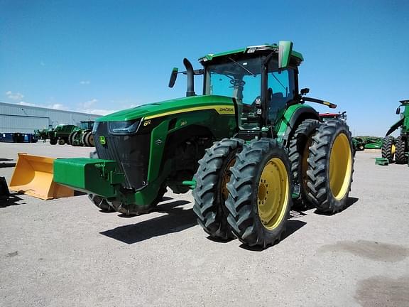 Image of John Deere 8R 250 equipment image 2