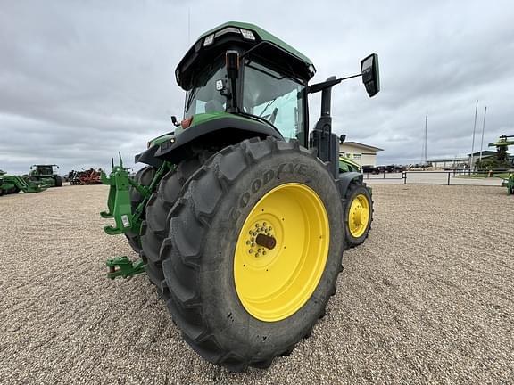 Image of John Deere 8R 250 equipment image 4