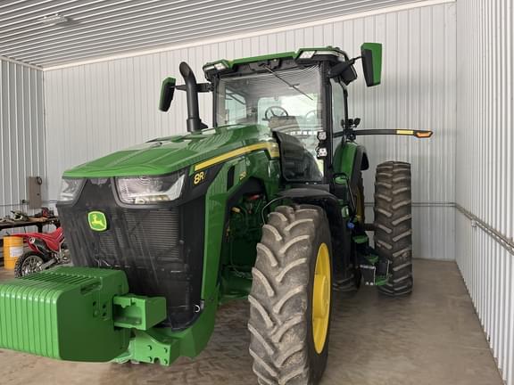 Image of John Deere 8R 250 equipment image 2
