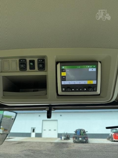 Image of John Deere 8R 250 equipment image 3