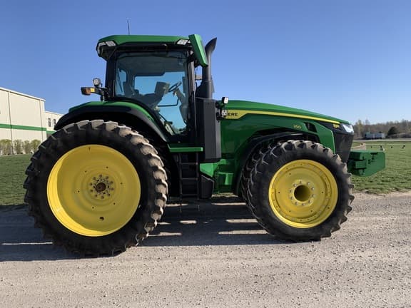 Image of John Deere 8R 250 equipment image 2