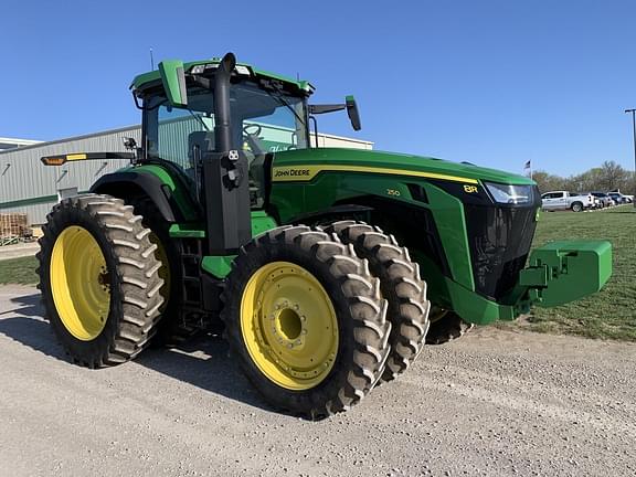 Image of John Deere 8R 250 equipment image 1