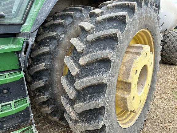 Image of John Deere 8R 310 equipment image 4