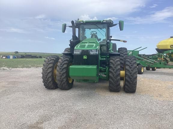 Image of John Deere 8R 310 equipment image 2