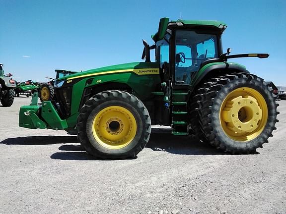 Image of John Deere 8R 310 equipment image 2