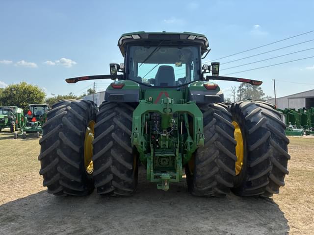 Image of John Deere 8R 310 equipment image 3