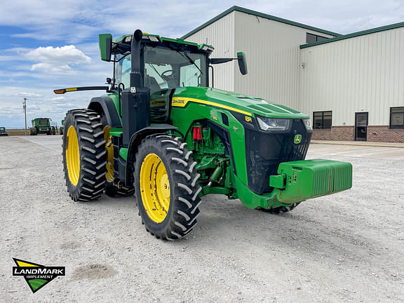 Image of John Deere 8R 310 equipment image 2