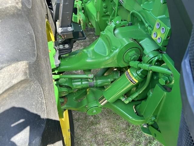 Image of John Deere 8R 310 equipment image 2