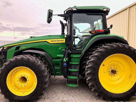 Image of John Deere 8R 310 equipment image 4