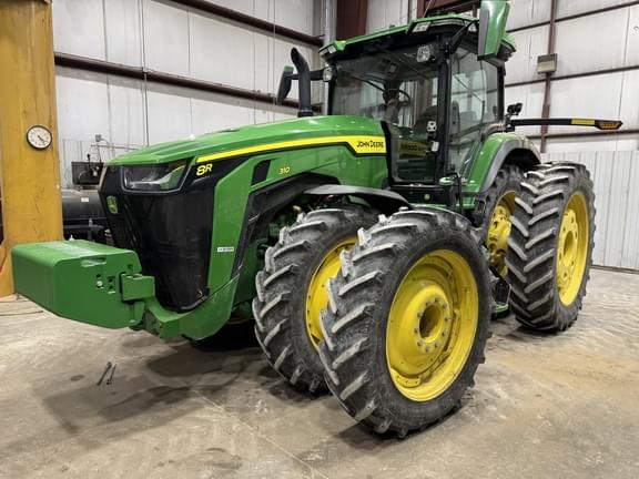 Image of John Deere 8R 310 equipment image 2