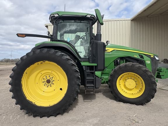 Image of John Deere 8R 310 equipment image 4