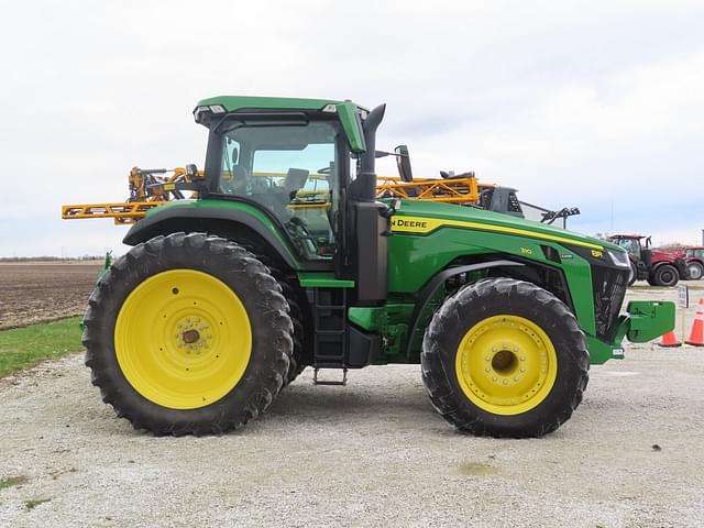 Image of John Deere 8R 310 equipment image 4