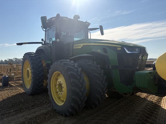 Image of John Deere 8R 310 equipment image 4