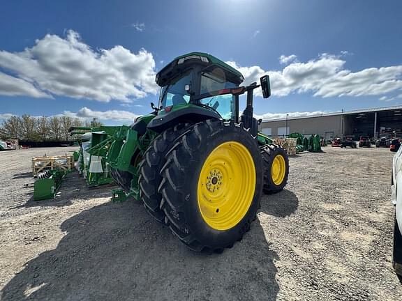 Image of John Deere 8R 310 equipment image 2