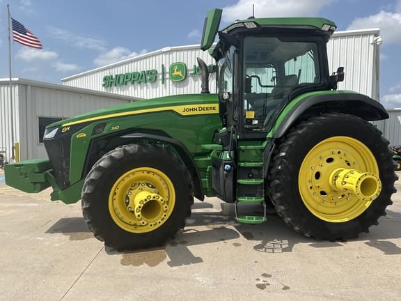 Image of John Deere 8R 310 equipment image 1