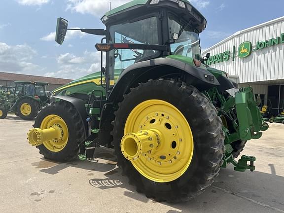 Image of John Deere 8R 310 equipment image 2