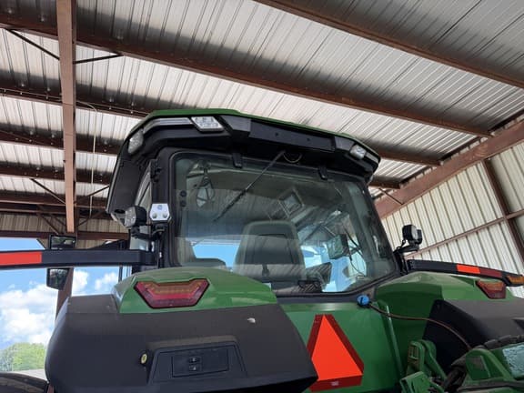 Image of John Deere 8R 310 equipment image 4