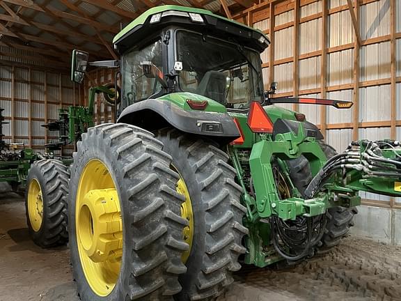 Image of John Deere 8R 340 equipment image 2