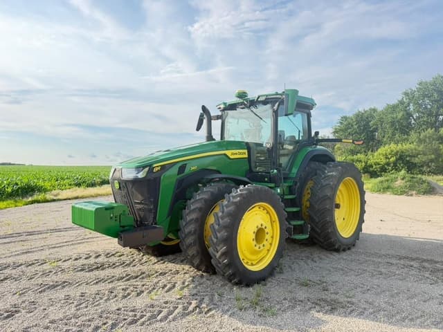 Image of John Deere 8R 340 equipment image 2