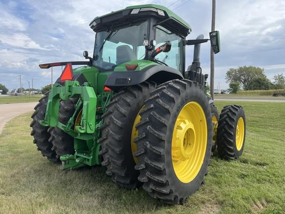 Image of John Deere 8R 340 equipment image 2