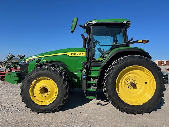 Image of John Deere 8R 340 equipment image 2