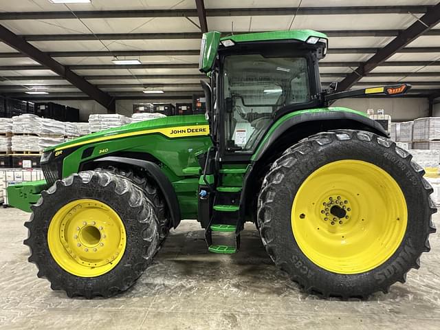 Image of John Deere 8R 340 equipment image 2