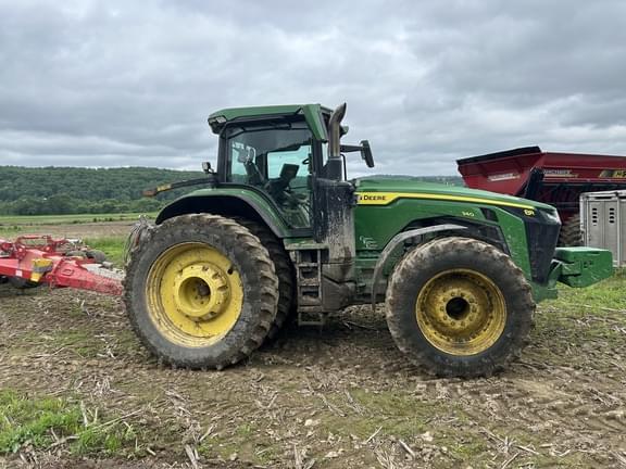 Image of John Deere 8R 340 equipment image 3