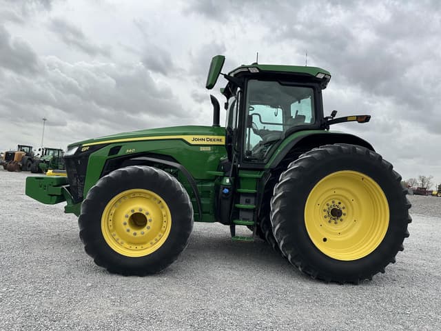 Image of John Deere 8R 340 equipment image 2