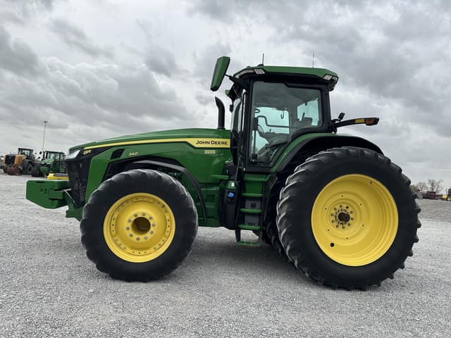 Image of John Deere 8R 340 equipment image 2