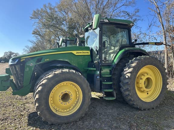 Image of John Deere 8R 370 equipment image 2