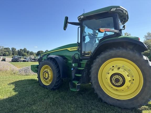 Image of John Deere 8R 370 equipment image 2