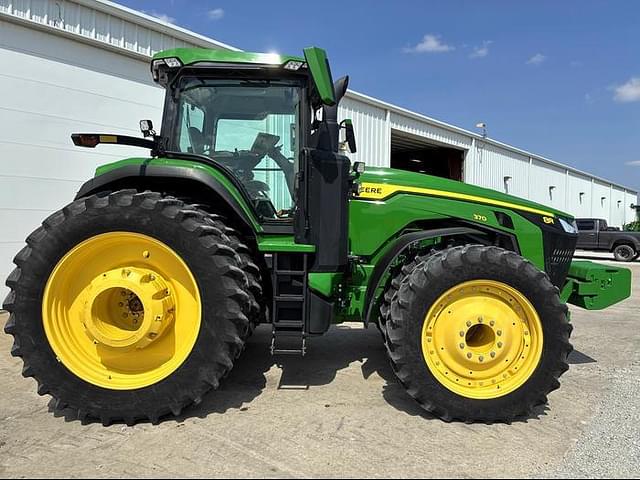 Image of John Deere 8R 370 equipment image 2