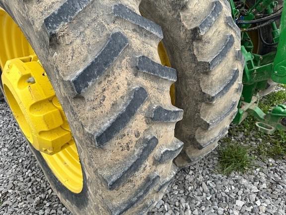 Image of John Deere 8R 370 equipment image 3