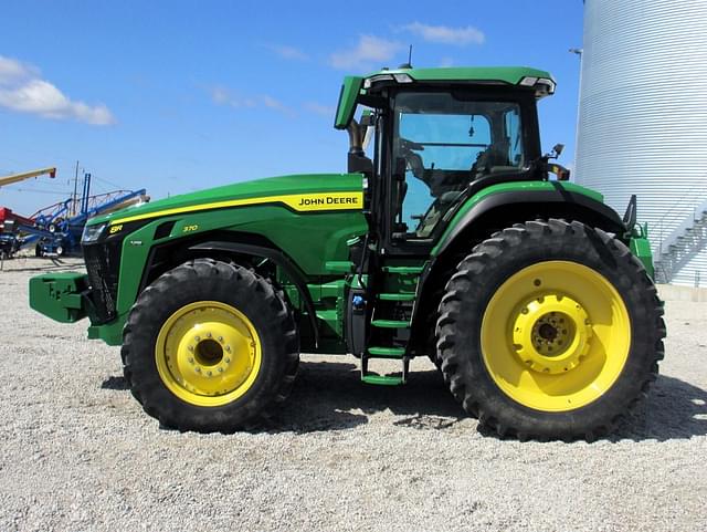 Image of John Deere 8R 370 equipment image 2