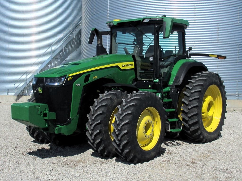 2020 John Deere 8R 370 Equipment Image0