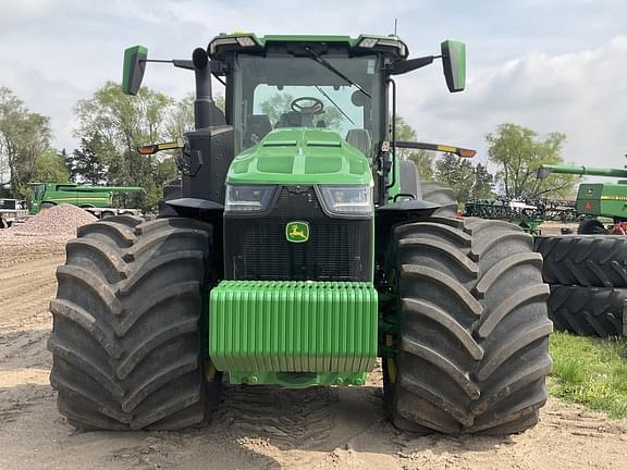 Image of John Deere 8R 370 equipment image 2