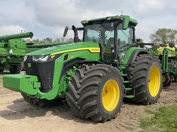 Image of John Deere 8R 370 equipment image 3