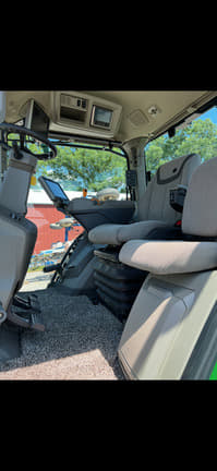 Image of John Deere 8R 370 equipment image 3