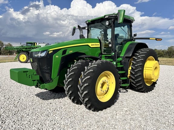 2020 John Deere 8R 370 Equipment Image0