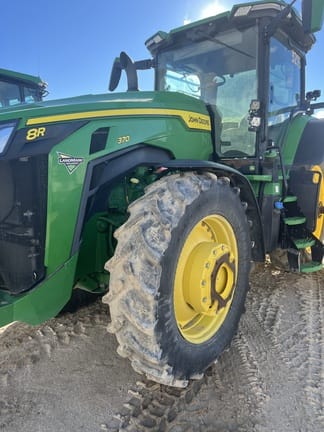 2020 John Deere 8R 370 Equipment Image0